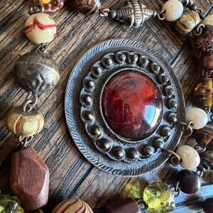 ⚜️🤎⚜️Vintage The Limited Elegant Beaded Necklace with Pendant